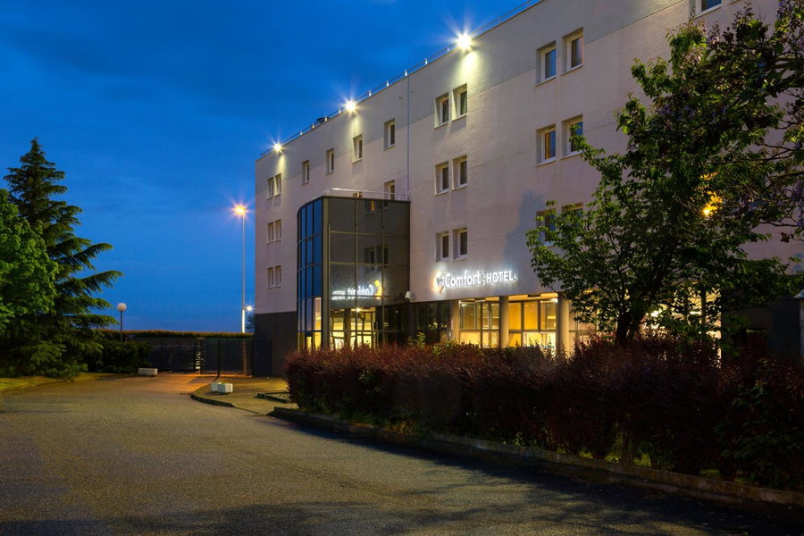 Comfort Hotel Aeroport Lyon St Exupery, Meyzieu, France
