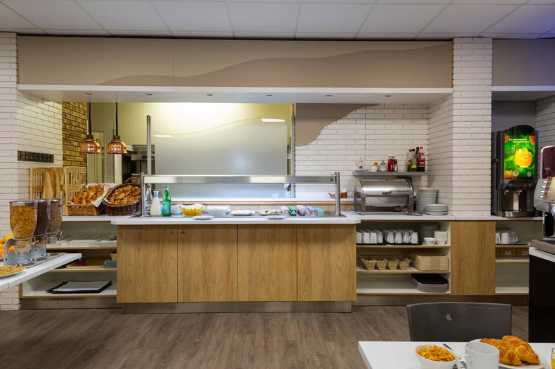 Comfort Hotel Aeroport Lyon St Exupery, Meyzieu, France