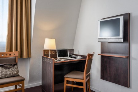 Aparthotel Adagio Access Paris Porte De Charenton, Charenton-le-Pont, France