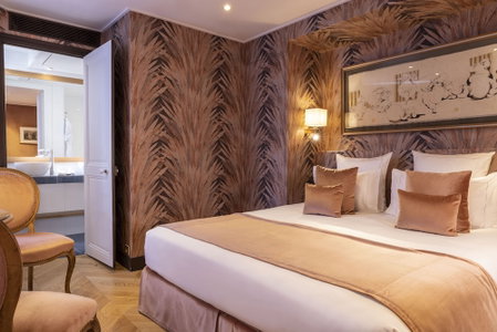 Hotel Pas De Calais, Paris, France