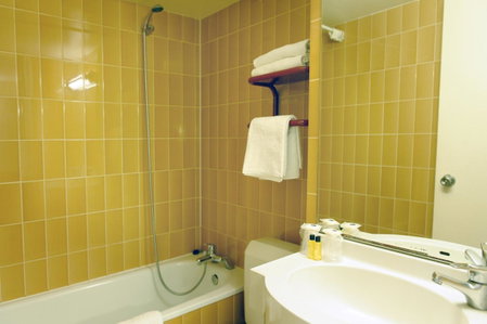 New Hotel Saint Lazare, Clichy, France