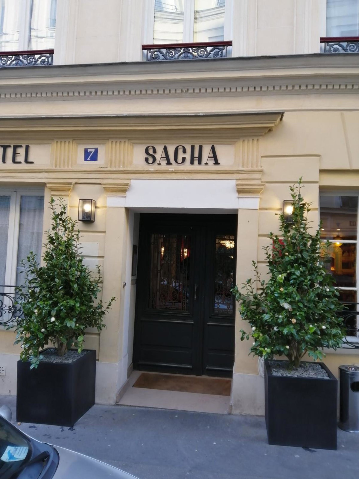 Hôtel · Hotel Sacha, Paris