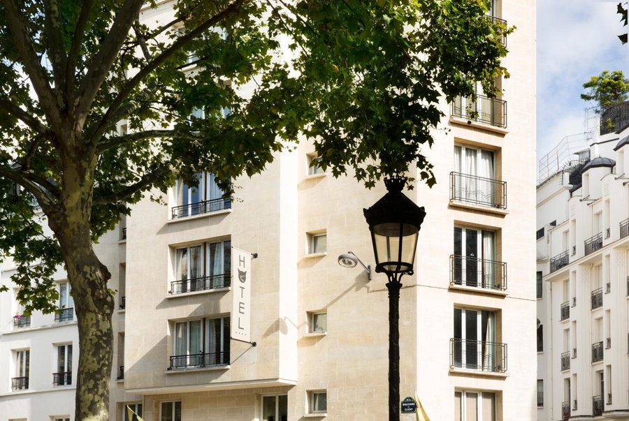 Hotel Le Chat Noir, Saint-Ouen, France