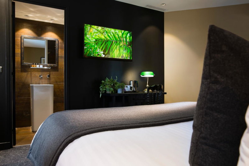 Hotel Le Chat Noir, Saint-Ouen, France