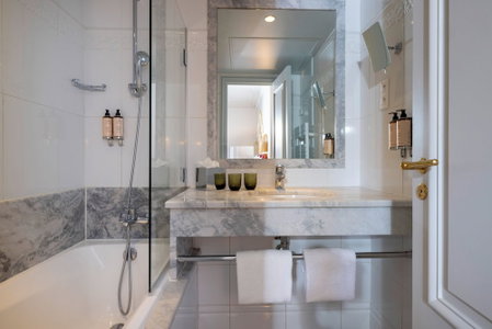 Hôtel Le Lavoisier & Spa, Clichy, Франция