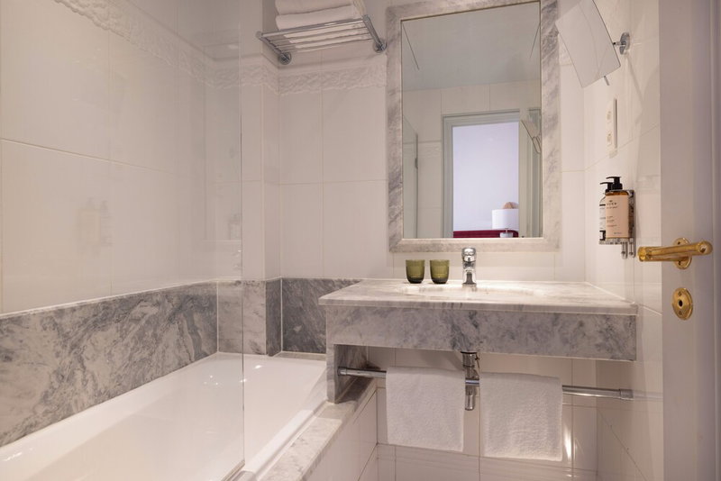 Hôtel Le Lavoisier & Spa, Clichy, Франция