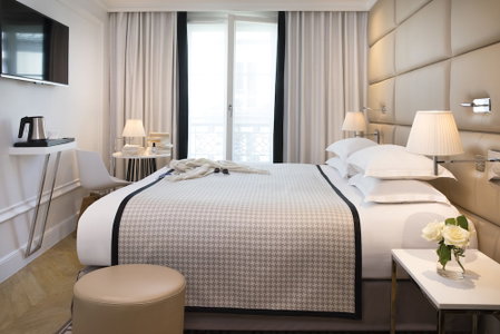 Hotel R de Paris, Clichy, France