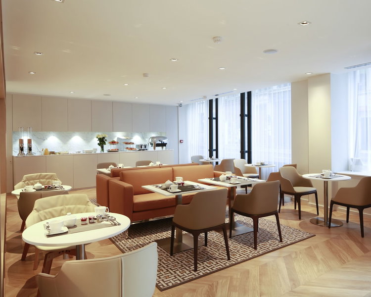Hotel R de Paris, Clichy, France