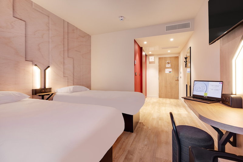 B&B HOTEL Lille Lillenium Eurasanté, Loos, France