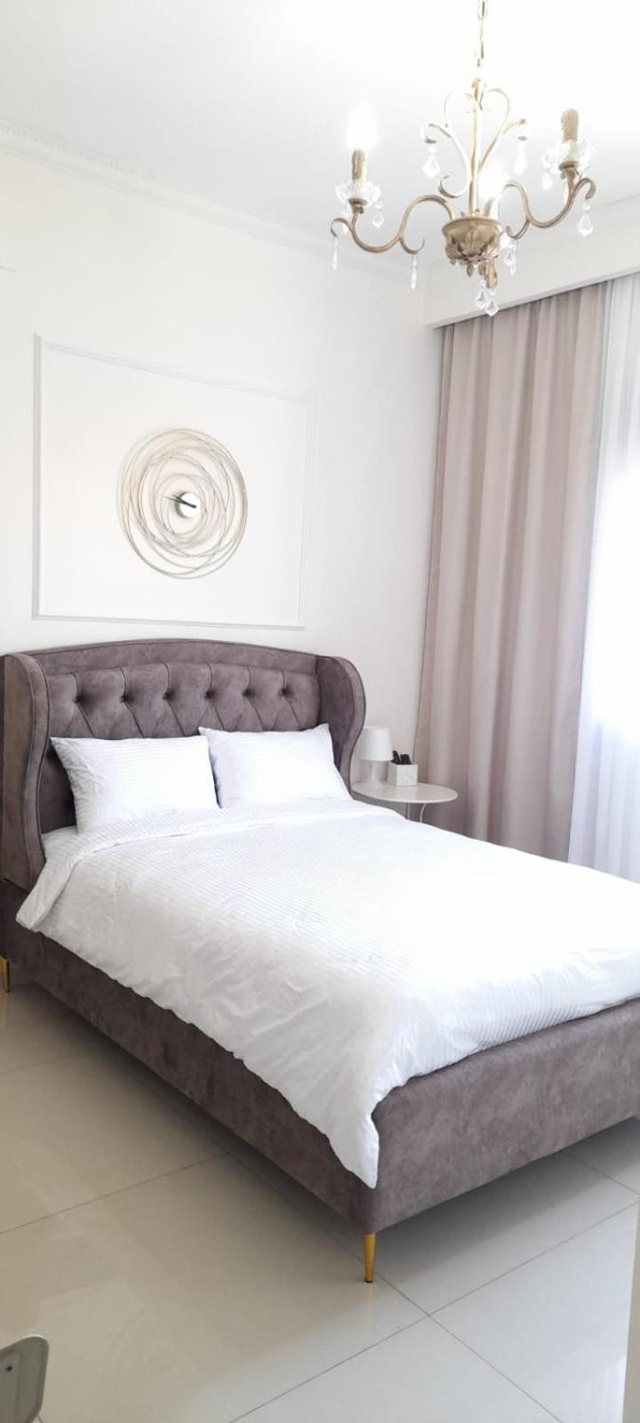 Regina's place, Israel