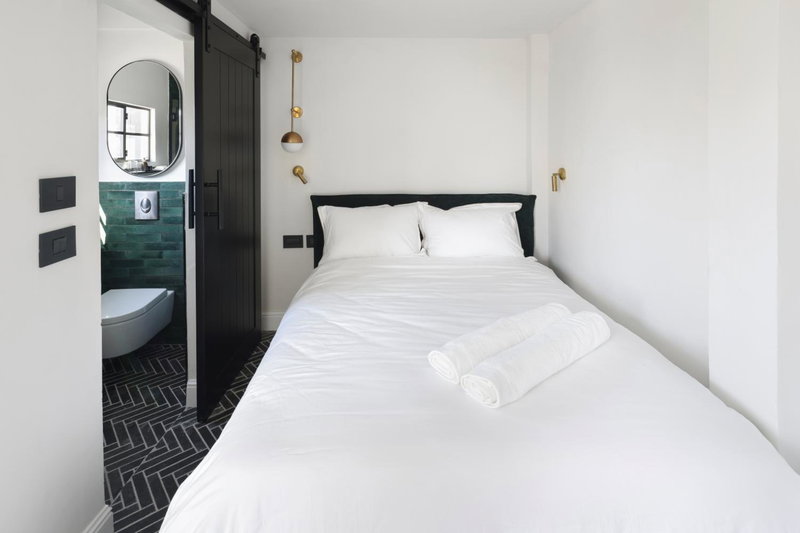 Allegro Neve Tzedek Boutique Suites with nearby shelter - By HOMY, Jaffa, Израиль
