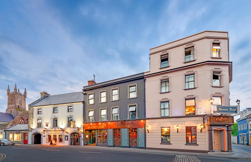 Queens Hotel, Ennis, Ирландия