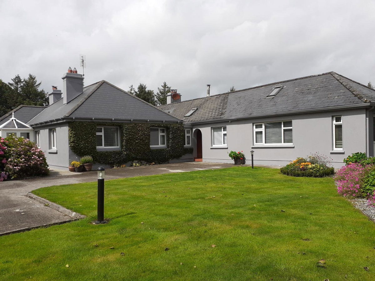 Hotel · Conways B&B, Claremorris
