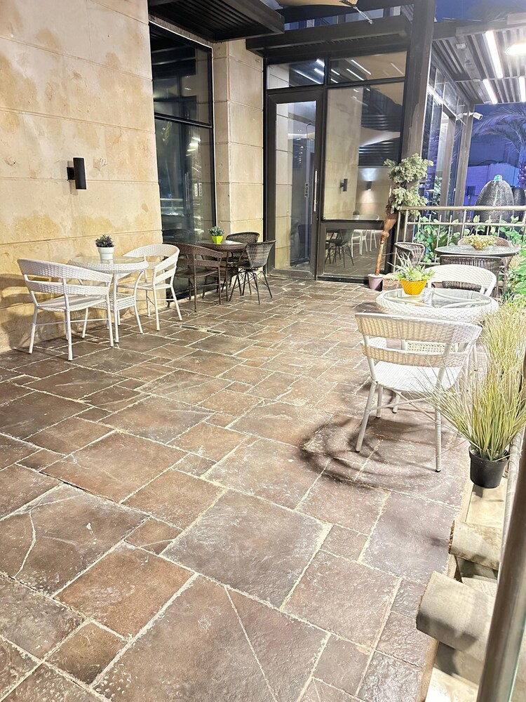 Londrina Hotel, Jordan