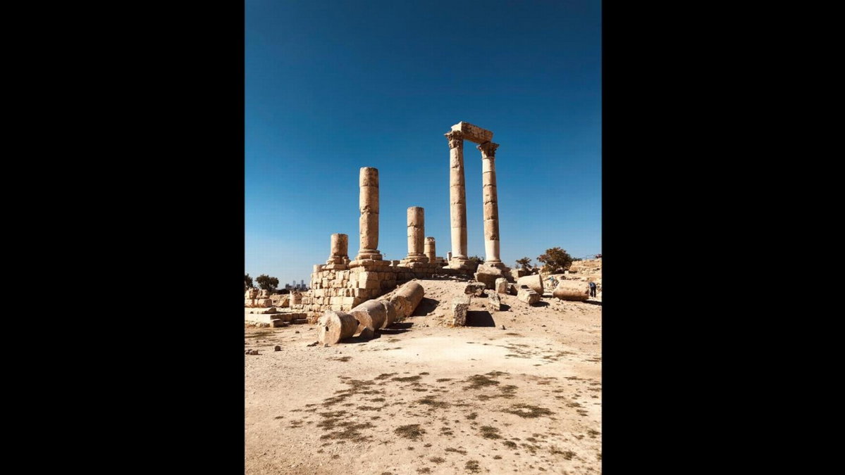 The Royal Luxury Superior Queen cot, Jordan