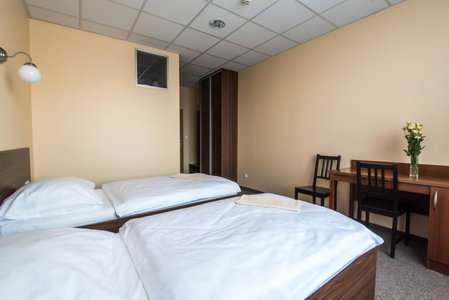 City Hotel B&B, reception 24 7, 800m od-from R1, free parking, Banska Bystrica, Eslovaquia