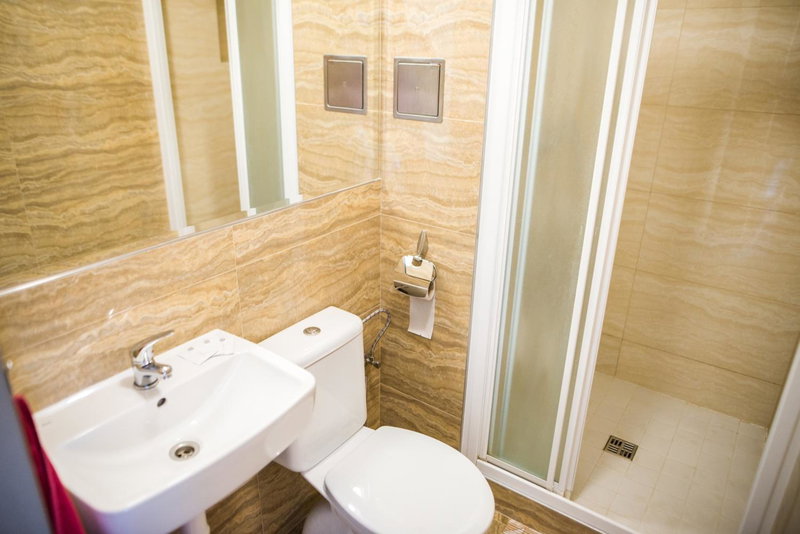 City Hotel B&B, reception 24 7, 800m od-from R1, free parking, Banska Bystrica, Eslovaquia