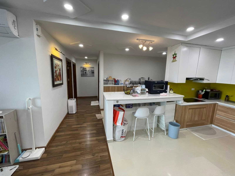 Apartment for sale in Hanoi, Vietnam · Goldmark City · 3 rooms, 3 baths