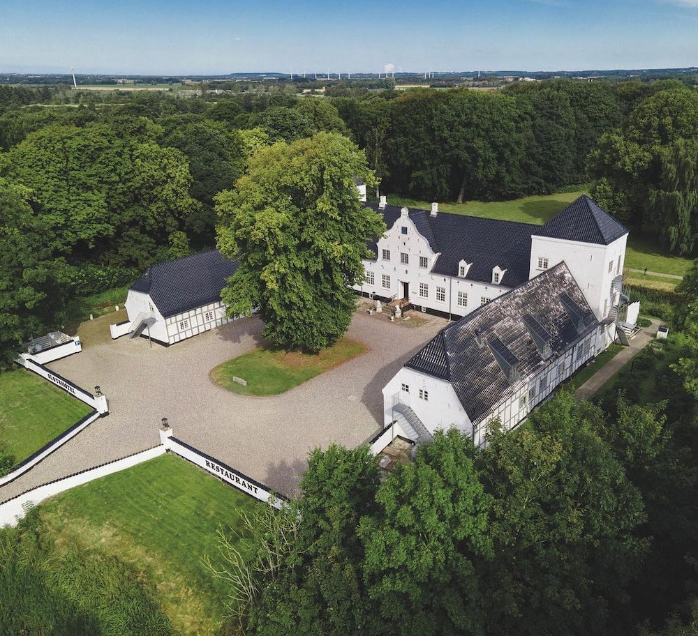 Vraa Slotshotel, Dänemark