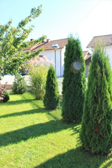 Yellow Dreamhouse, Postojna, Slowenien