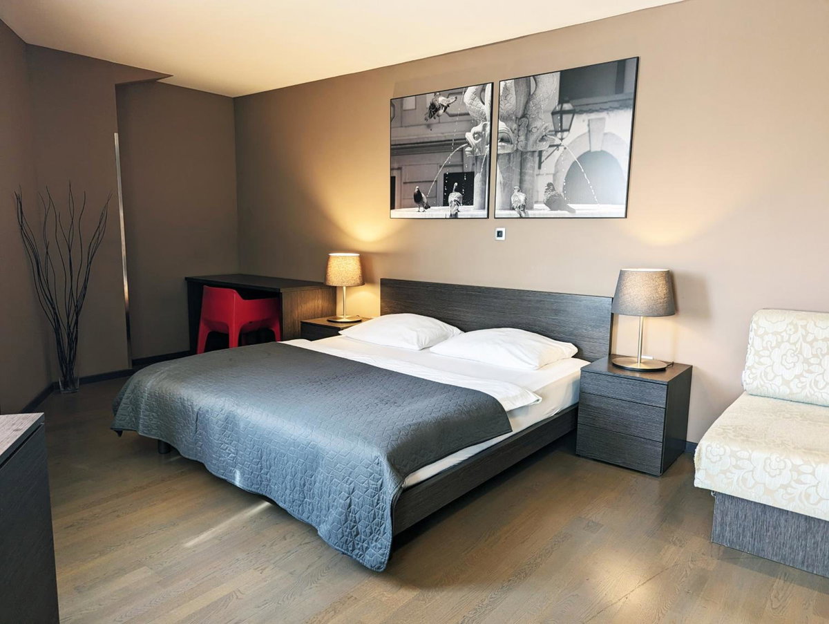 Nitro Rooms, Slovenia