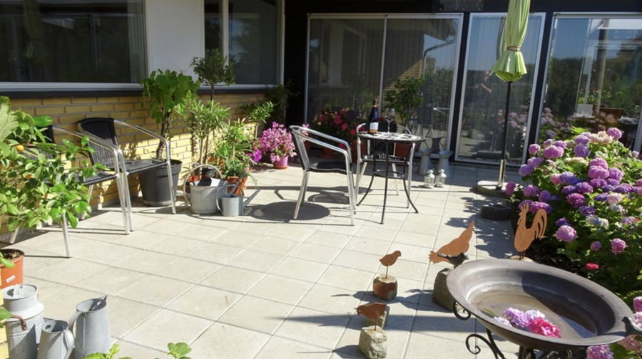 2 rooms, private kitchen, bathroom, and garden., Arhus, Denmark