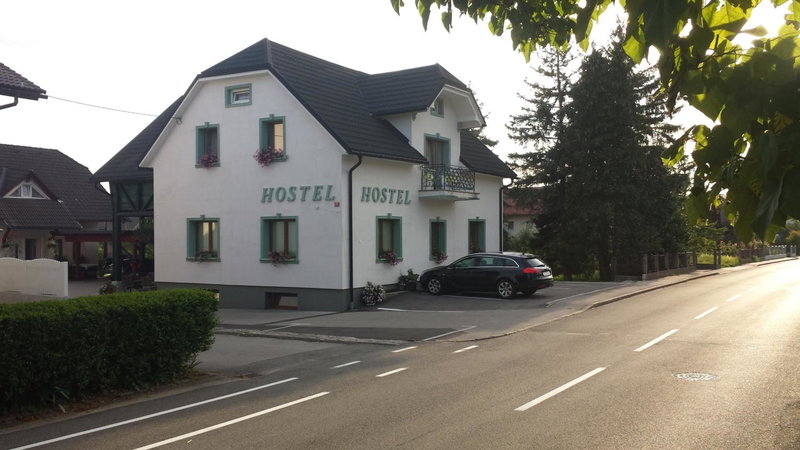 Mama's House 7min from Airport, Cerklje na Gorenjskem, Slovenia