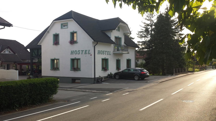 Mama's House 7min from Airport, Cerklje na Gorenjskem, Slovenia