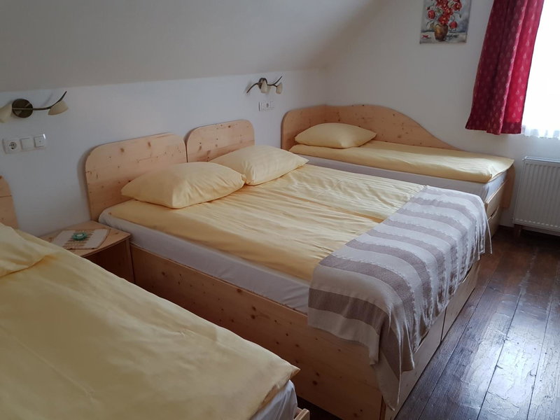 Mama's House 7min from Airport, Cerklje na Gorenjskem, Slovenia