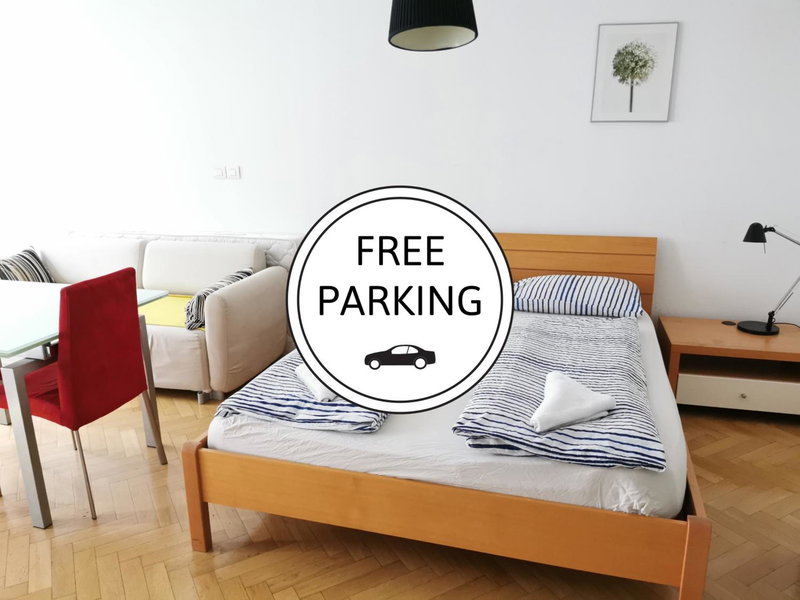City centre studio with a balcony and free parking, Ljubljana, Slovenia
