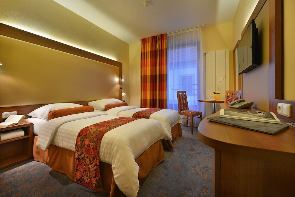 Maximilian Lifestyle Resort, Czechia