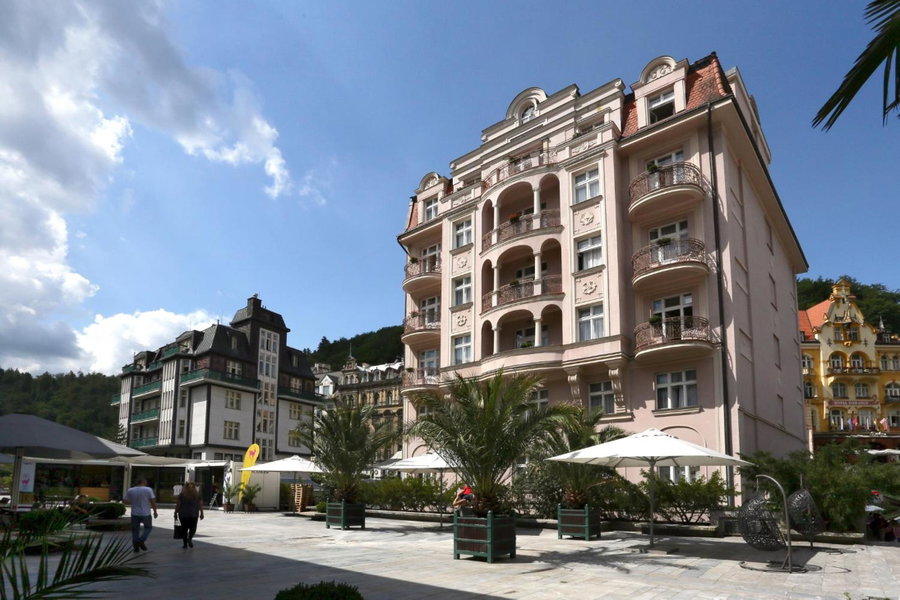 Art Deco WOLKER by ASTORIA Hotel & Medical Spa, Karlovy Vary, Czechia
