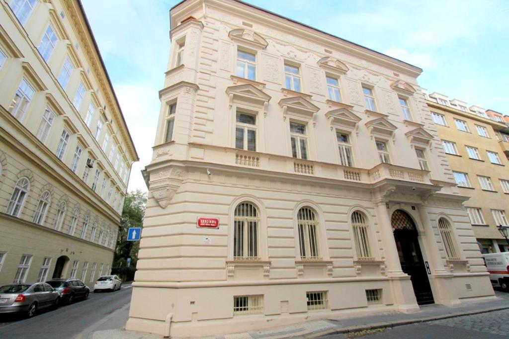 Hotel · Luxury apartments Krocínova, Prague