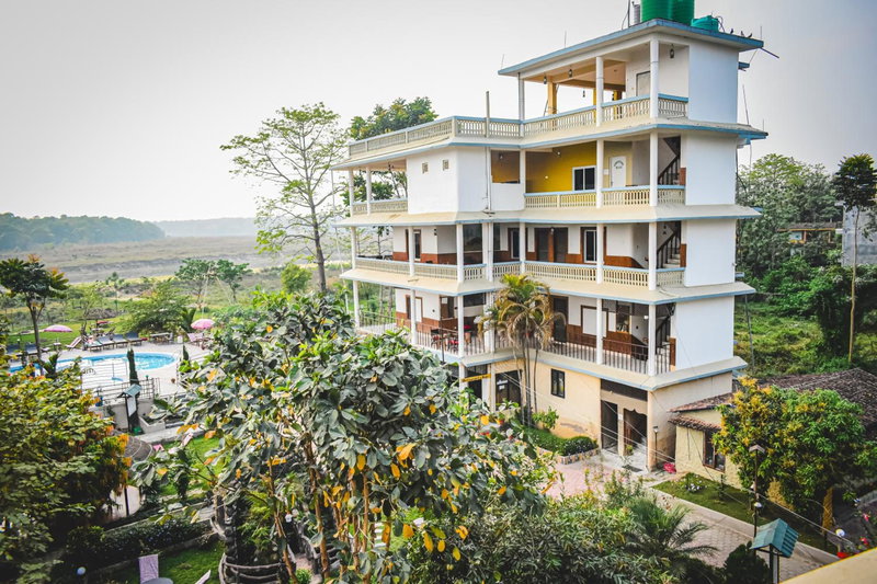 Hotel Riverside with Swimming pool, Sauraha, Nepal