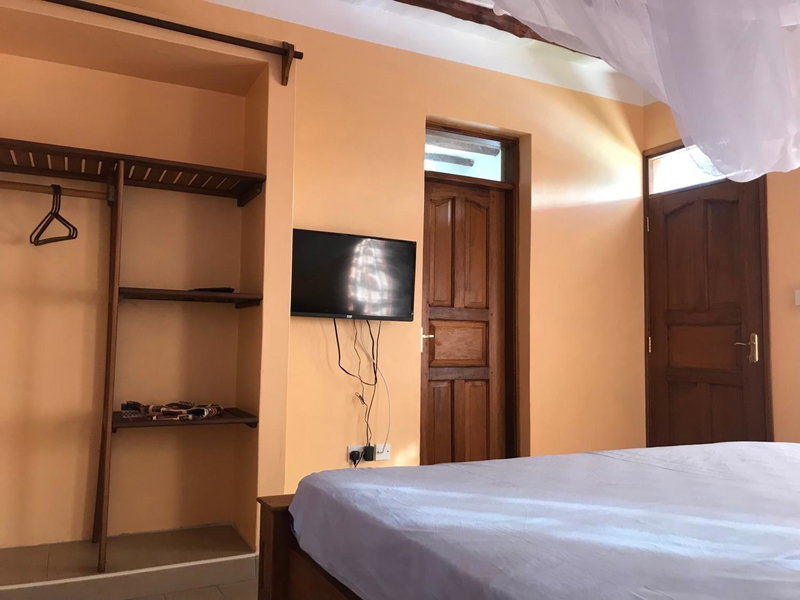 Lions Home, Diani Beach, Kenya