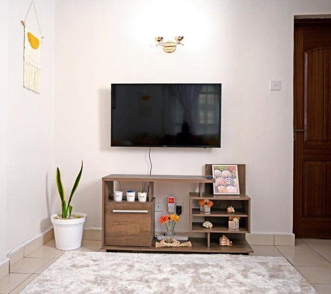 Furnished 1 Bedroom Apartment in Nairobi. 15 Mins to CBD. Free WI-FI & Parking, Nairobi, Kenya