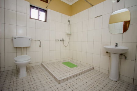 Tuzza Hotel, Bushenyi, Uganda