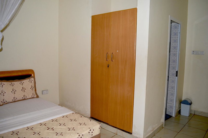 Hotel Top Five, Kampala, Уганда