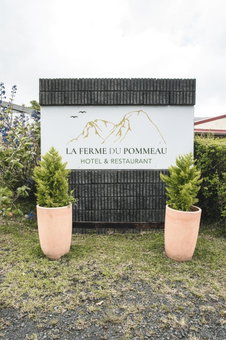 Hôtel & Restaurant La Ferme Du Pommeau, La Plaine des Palmistes, Reunion