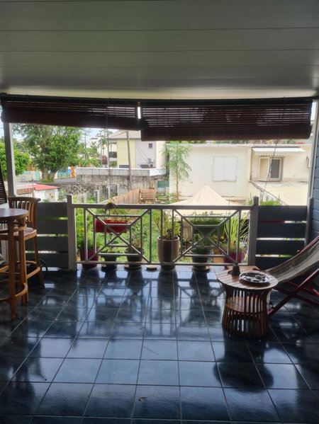 Chez Liliane, Saint-Denis, Treffen