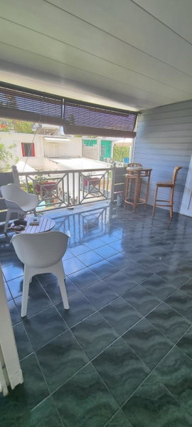 Chez Liliane, Saint-Denis, Treffen