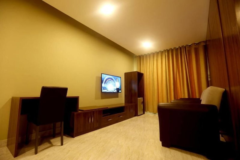 Golden Crown Hotel Alseeb Muscat, Seeb, Oman