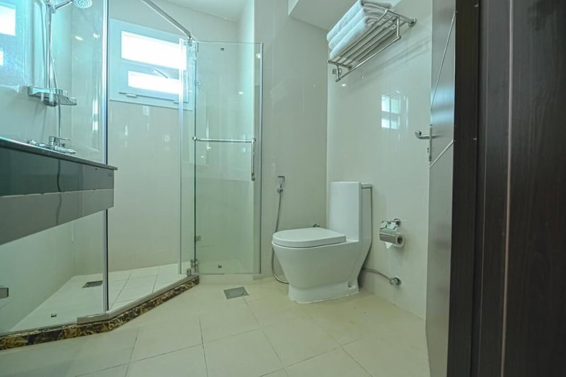 Golden Crown Hotel Alseeb Muscat, Seeb, Oman