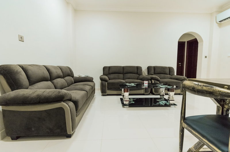 Super OYO 106 Muscat Grand Hotel Apartment, Seeb, Oman
