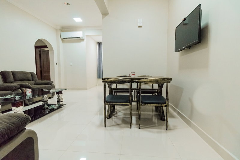 Super OYO 106 Muscat Grand Hotel Apartment, Seeb, Oman