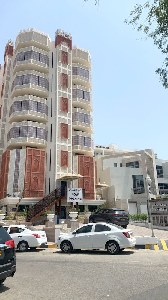 Отель · OYO 153 Qurum Heights Hotel, Muscat