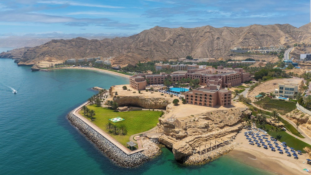 Al Husn Hotel Muscat, Оман