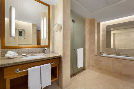 DoubleTree By Hilton Muscat Al Waha, Muscat, Оман