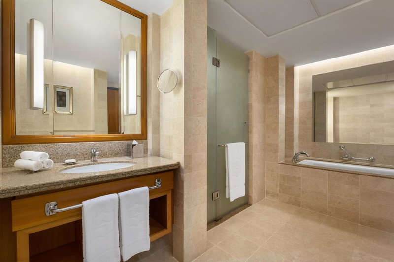 DoubleTree By Hilton Muscat Al Waha, Muscat, Оман