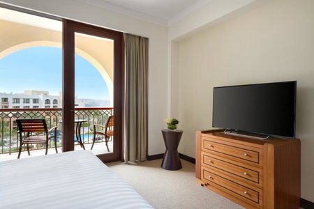 DoubleTree By Hilton Muscat Al Waha, Muscat, Оман